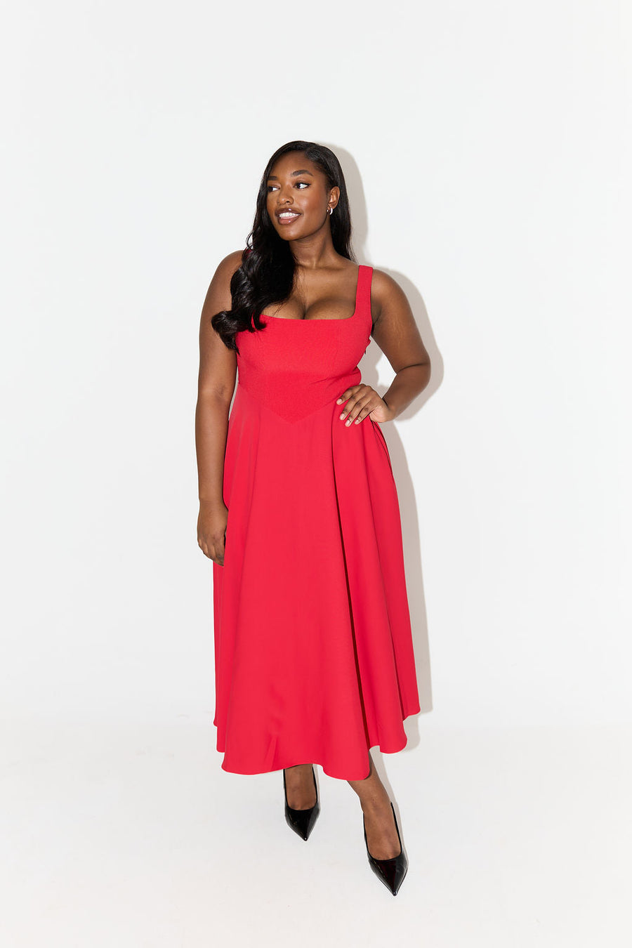 Idanha-a-Velha – Vestido Midi com Decote Quadrado