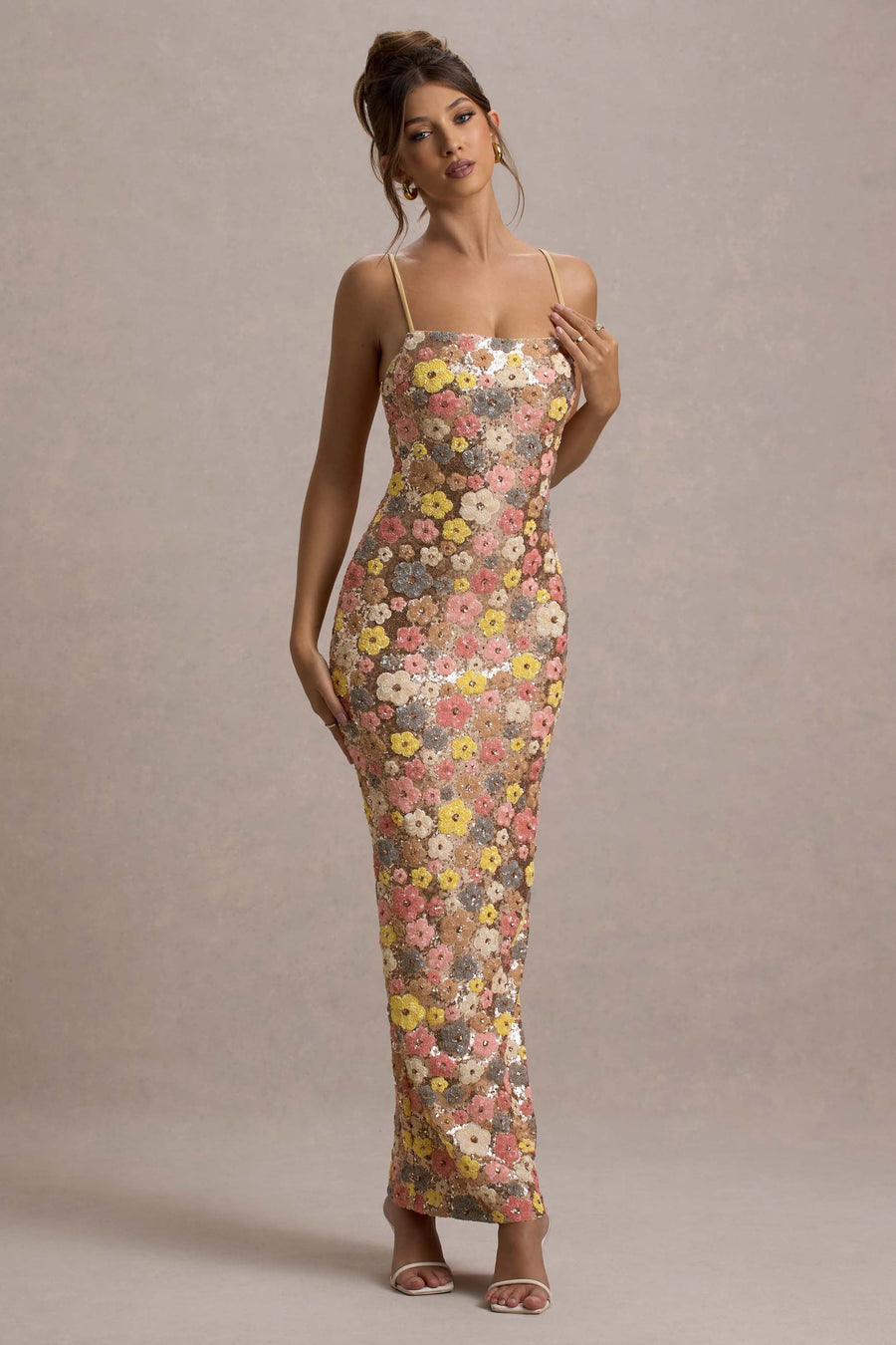 Vale de Pereiro – Vestido Longo com Lantejoulas